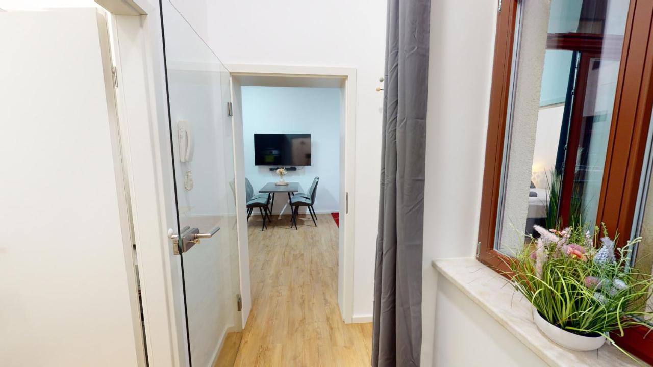 Sweethome - Luxus Pur - Grosse Kueche, Wifi Magdeburg Kültér fotó